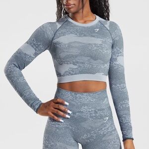 GYMSHARK baby blue work out top